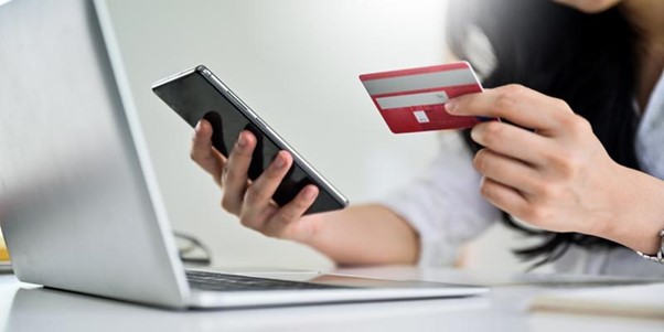 kredi karti ve telefon bilgisayar